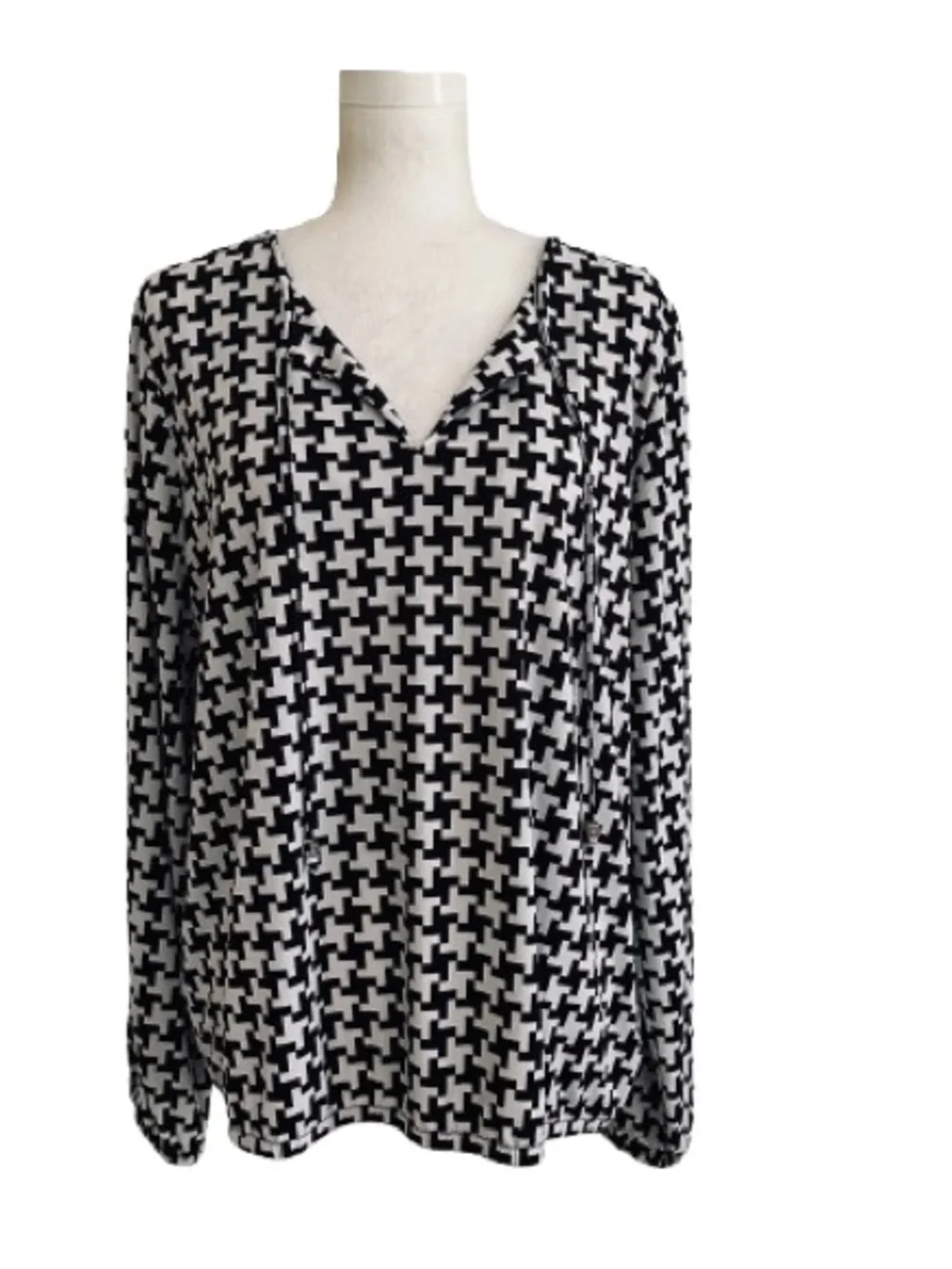 Michael Kors Top Blouse Black White Long Slit Sleeves Geometric Print Size XL